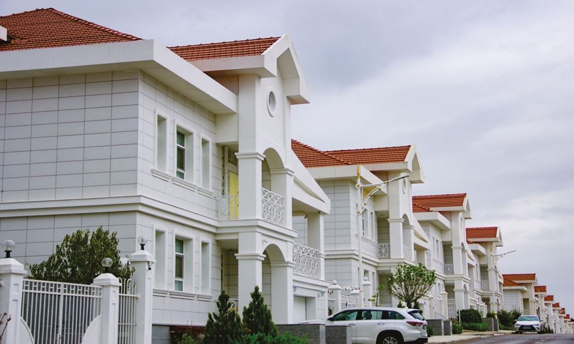 5 Modern Two Story Cottages