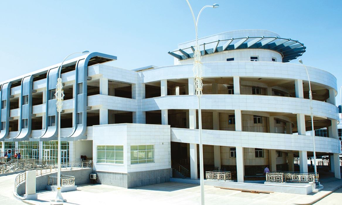 Multilevel Parking Complex with Commercial & Office Infrastructure